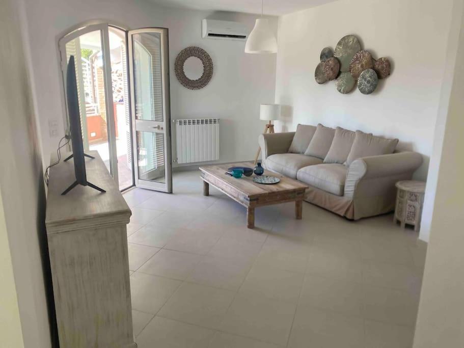 Luxury Beach House Порто Санто Стефано Екстериор снимка